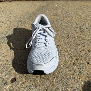 WOMENS WHITE BONDI SR HOKAS SIZE 7.5
